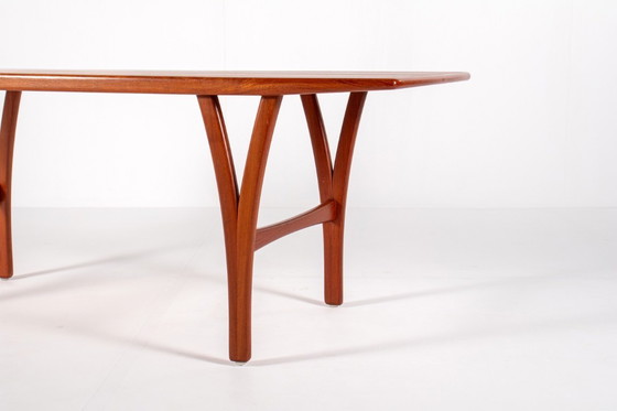 Image 1 of Grote Deense teakhouten salontafel, jaren 60