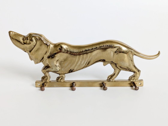 Image 1 of Portachiavi bassotto in ottone vintage, scaffale da parete con ganci del Medioevo