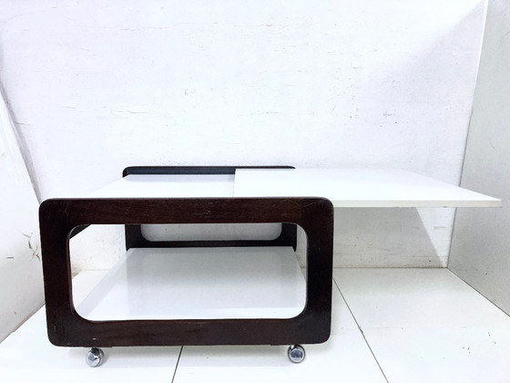 Image 1 of Mesa de centro extensible con ruedas del diseño de la era espacial de los años 70