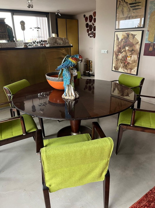 Table de salle à manger en bois Giorgetti chez Reliving
