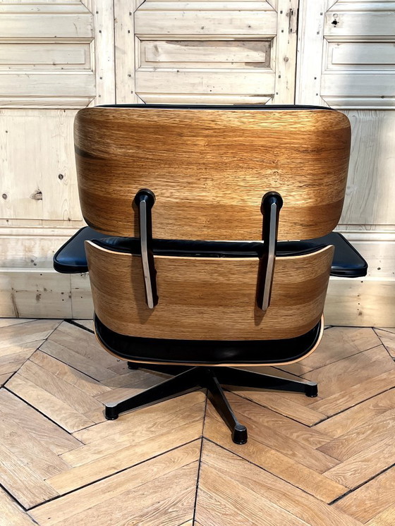 Image 1 of Sillón y otomana Charles y Ray EAMES Edición VITRA