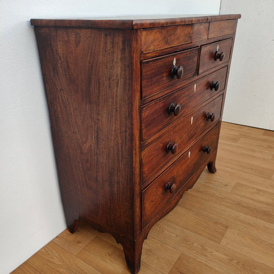 Image 1 of commode ancienne de style géorgien