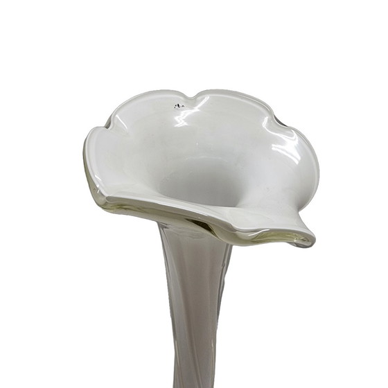 Image 1 of Vase vintage en opaline torsadée