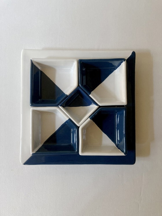 Image 1 of Blauw-wit handbeschilderd keramisch serveerblad of borrelplank.