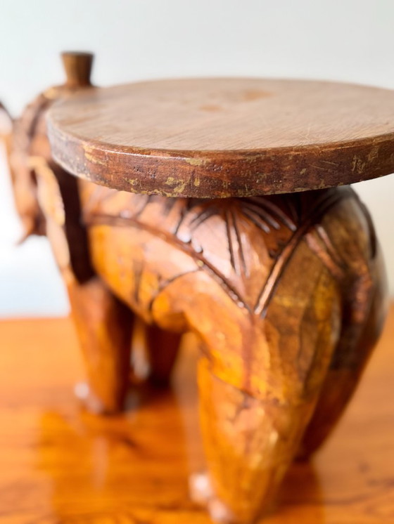 Image 1 of Portavasi vintage in legno a forma di elefante