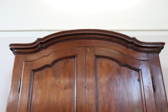 Image 1 of Raro armario antiguo en madera de álamo, Italia Mediados del siglo XVIII