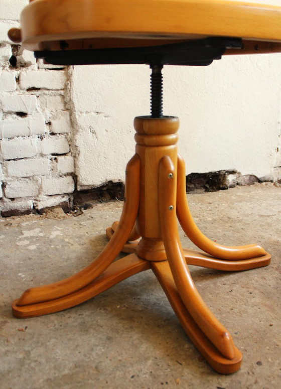 Image 1 of 2 chaises de bureau vintage en bois Thonet