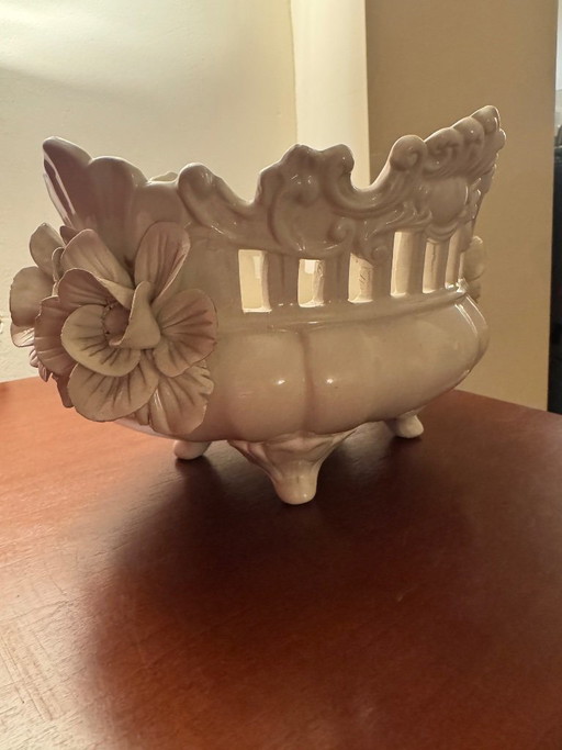 Vintage Jardiniere / Plantenbak Met Prachtige Keramische Bloemen
