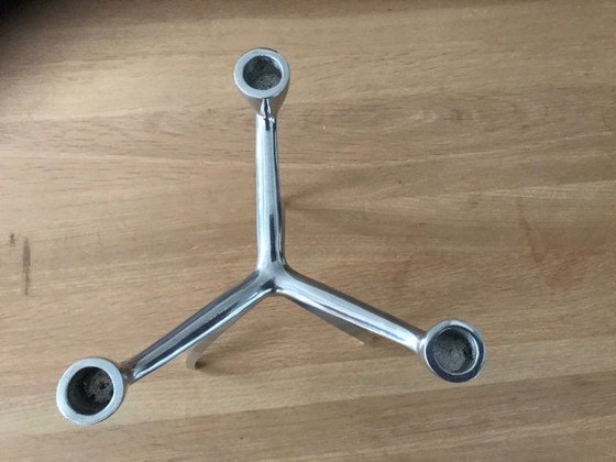 Image 1 of Candelieri vintage in alluminio lucidato a treppiede, periodo Space Age