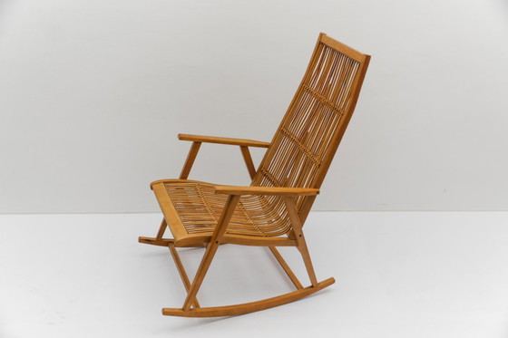 Image 1 of Sedia a dondolo in legno e rattan della Deutsche Werkstätten Hellerau, anni '60