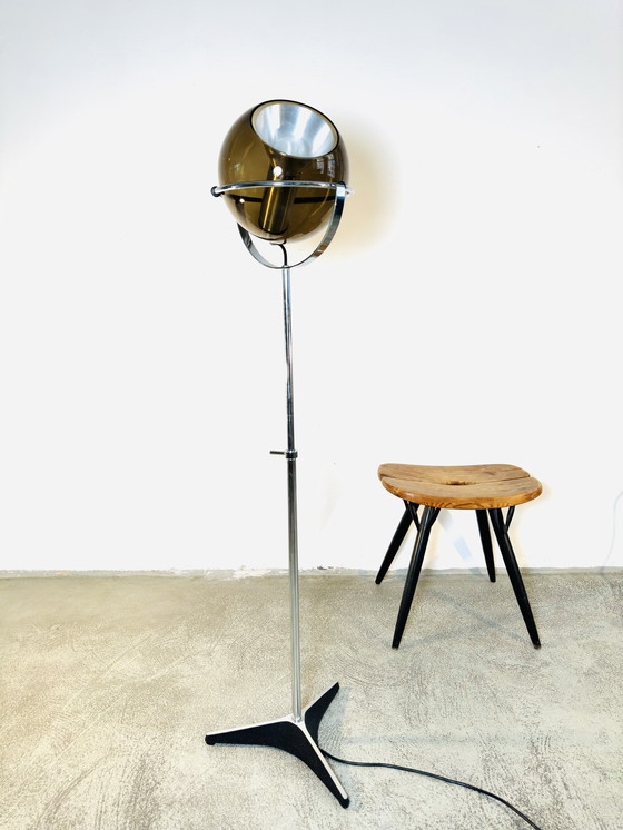 Image 1 of Lampadaire GLOBE 2000 PAR FRANK LIGTELIJN POUR RAAK AMSTERDAM, PAYS-BAS, années 1960
