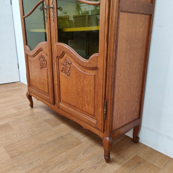 Image 1 of Vintage Queen Ann cabinet display cabinet sideboard bookcase