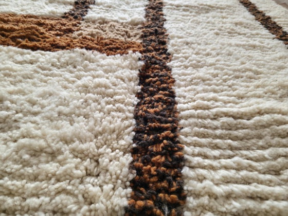 Image 1 of Magnificent handcrafted rug 200cm x 300cm