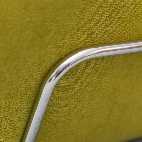 Image 1 of POLTRONA VINTAGE ANNI '70 VERDE CON STRUTTURA IN METALLO – DESIGN MODERNO ITALIANO
