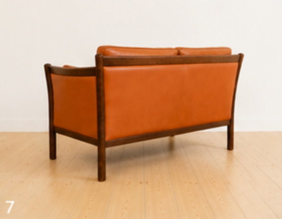 Divano vintage danese a due posti in pelle color cognac, stile metà secolo, anni '60. (photo 7 of 8)