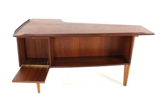 Image 1 of Peter Løvig Nielsen voor Hedensted Møbelfabrik boomerang bureau vintage 
