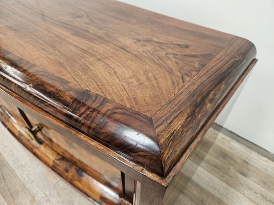 Image 1 of Toscaanse Art Deco kaptafel uit de jaren 40 van walnootwortelhout.