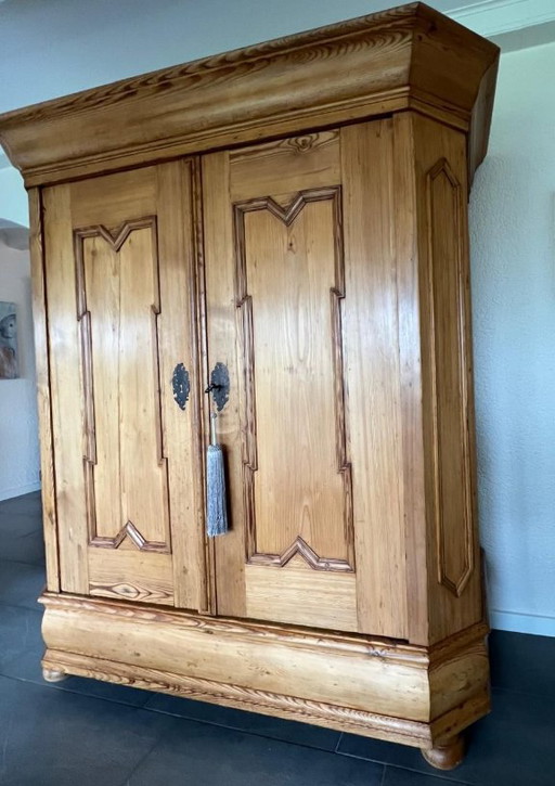 1 x softwood cabinet from around 1780 with authenticity guarantee