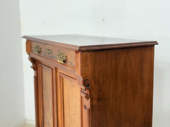 Image 1 of Beautiful antique Gründerzeit (late 19th-century) vertiko chest of drawers circa 1900 – elegant walnut veneer & brass fittings