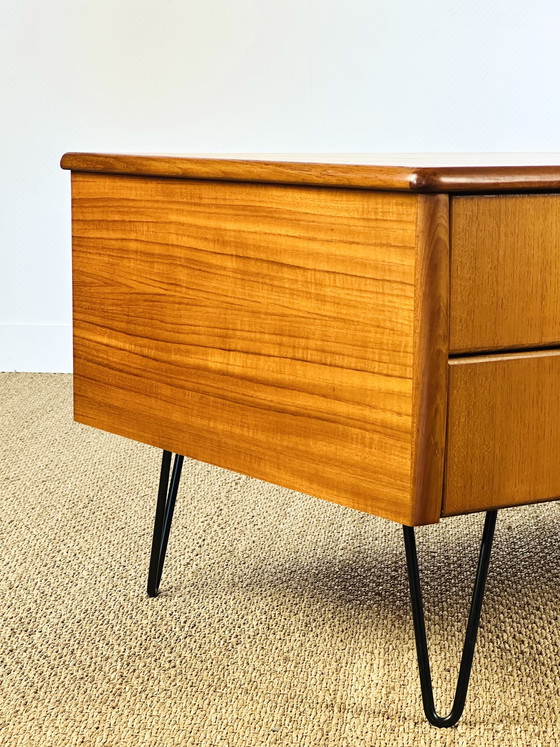 Image 1 of Scandinavisch dressoir van teakhout, 1960