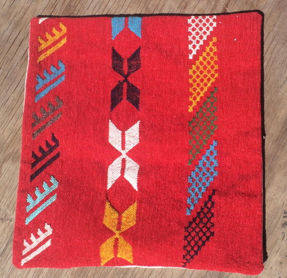 Set aus 2 handgewebten marokkanischen Berber Wollkissenbezügen 45 × 45 cm | Authentische Amazigh Textilien (photo 8 of 10)