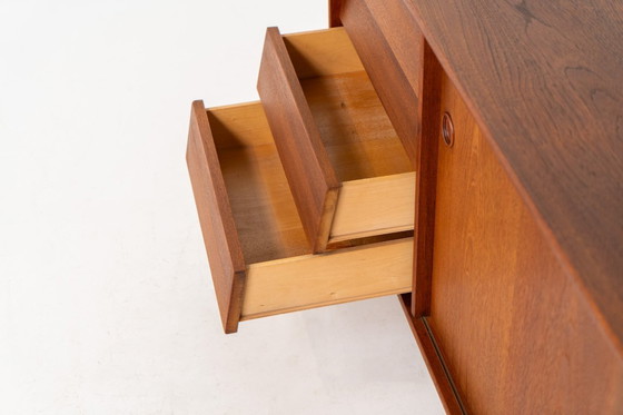 Image 1 of Aparador de teca de Nils Jonsson para Hugo Troeds (Suecia, años 50).