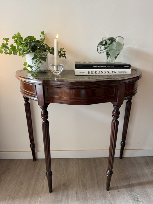 Mesa auxiliar de recibidor semicircular clásica