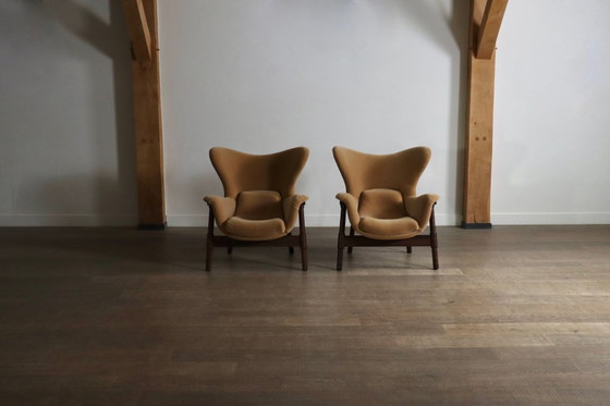 Image 1 of Paar skulpturale Lounge-Sessel im Midcentury-Modern-Stil aus Mohair und Holz, Italien, 1950er Jahre