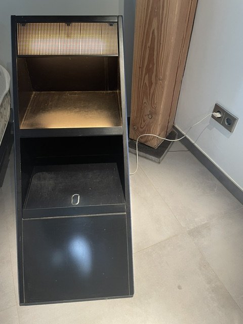 Comodini di design neri (2) – Metallo, Legno (photo 4 of 5)