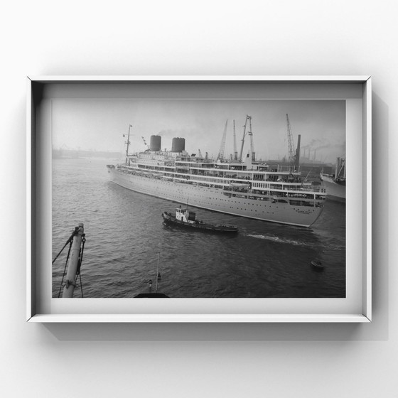 Image 1 of 1x De Willem Ruys vertrekt op wereldreis vanuit Rotterdam