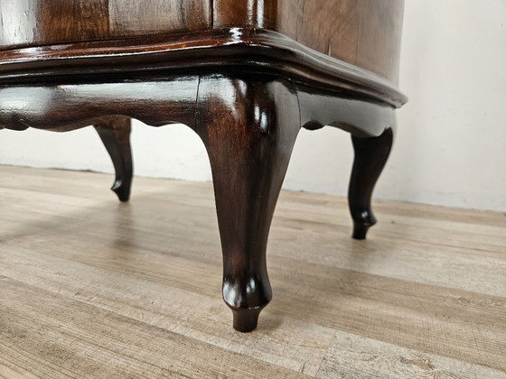 Een paar Chippendale nachtkastjes uit de jaren 1940, gemaakt van wortelnotenhout. – Wood, Klassiek (photo 15 of 16)