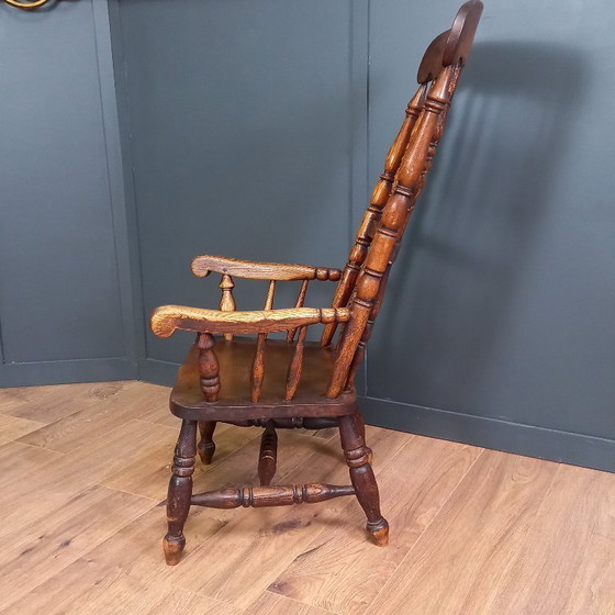 Image 1 of Niedriger antiker Bobbin-Windsor-Stuhl