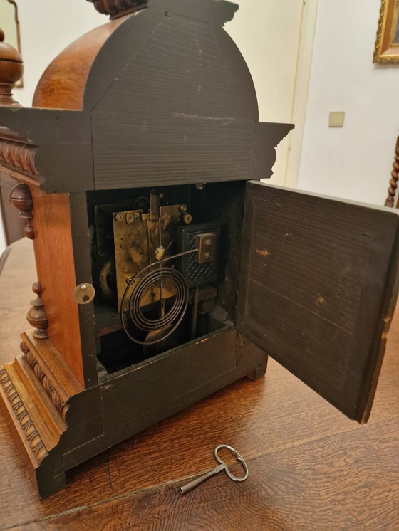 Image 1 of Antiguo reloj de mesa Junghans de ca. 1900, mecanismo mecánico de sonería de 9 días.