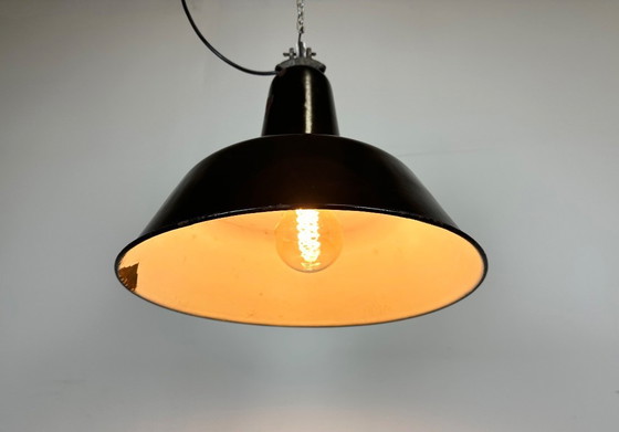 Image 1 of Lampada industriale in smalto nero con parte superiore in ghisa, anni '50