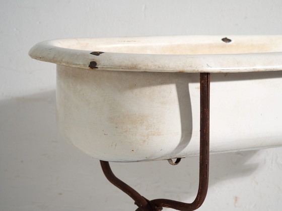 Antique bathtub in enamelled iron – Central Europe, circa 1950 #6 – Decorative Objects, Industrieel (photo 19 of 40)