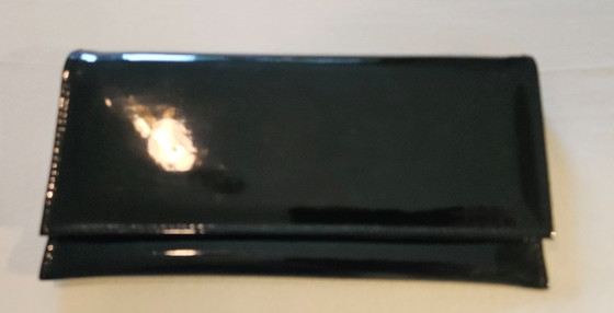 Clutch Yves Saint Laurent in pelle verniciata nera, Plastica, Nero (foto 11 di 15)