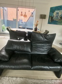 Schwarzes Ledersofa-Set bestehend aus 3 Teilen Cassina Maralungo bestehend aus 2-Sitz, 1-Sitz und Fußhocker