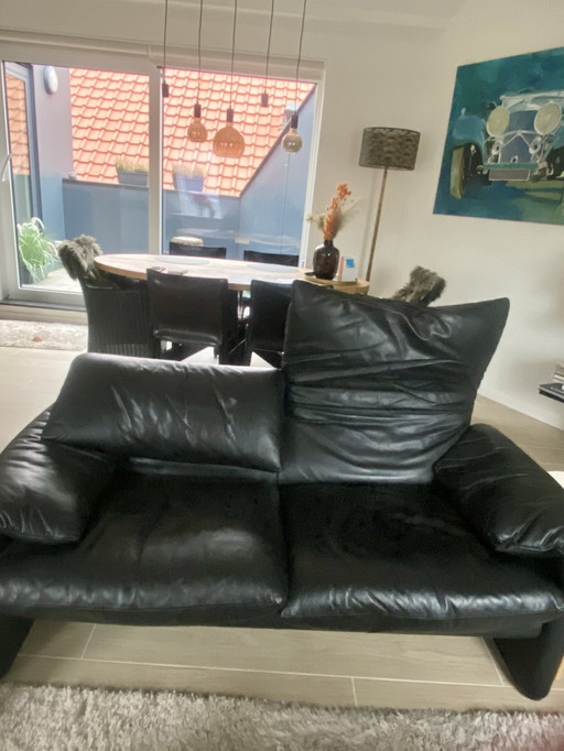 Zwart lederen bankstel bestaande uit  3 stuks Cassina Maralungo bestaande uit 2-zit, 1-zit en ottoman