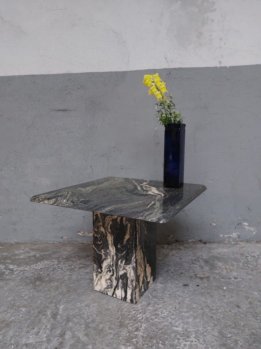 Mesa de centro de mármol gris