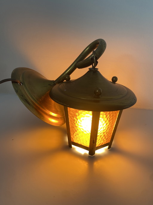 Lanterna da parete in rame antico Art Déco in stile Scuola di Amsterdam.