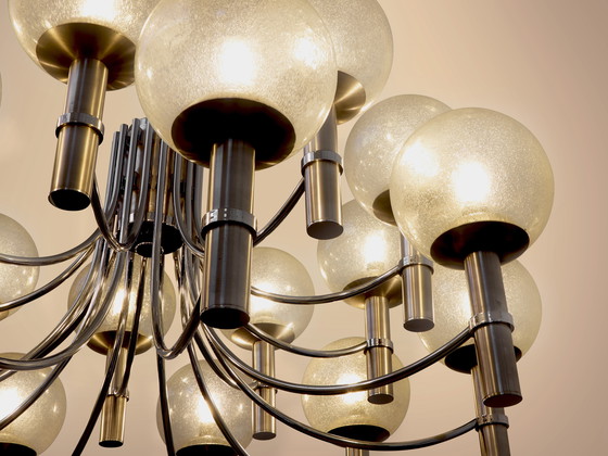 Image 1 of Paar einzigartige Veroneser Kronleuchter 65 Zoll Stahl Muranoglas 1970