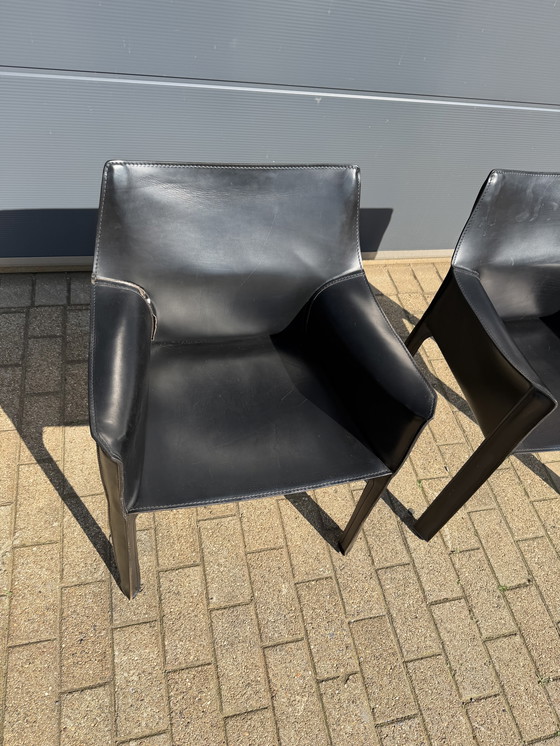 Image 1 of 2x Cassina Cab 413 Mario Bellini met armleuningn in zwart Tuig leder