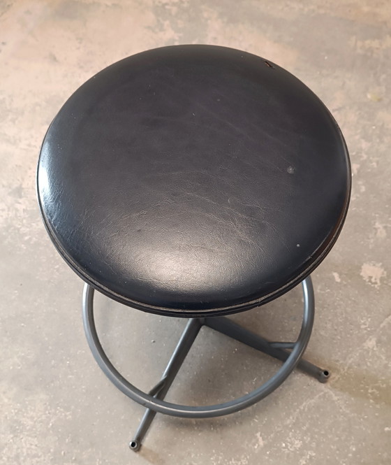 Image 1 of Taburete giratorio industrial de mediados de siglo de Sipe, Italia.
