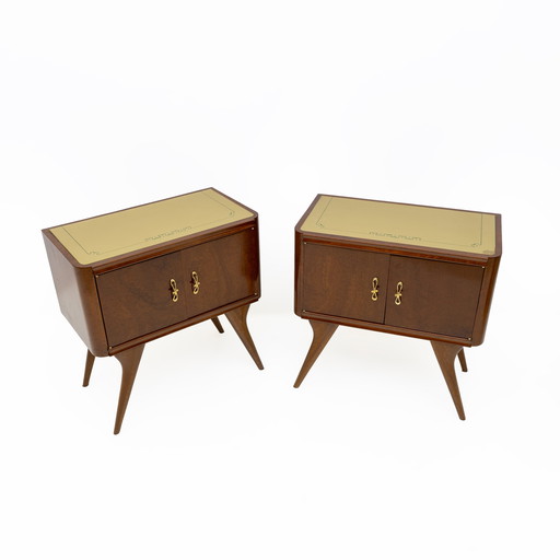 Paire de tables de nuit italiennes modernes du milieu du siècle en noyer et racine de thuya, années 1950