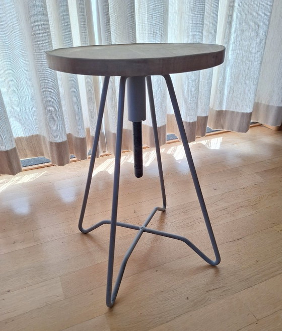 Image 1 of Kruk in hoogte verstelbaar, industrieel design