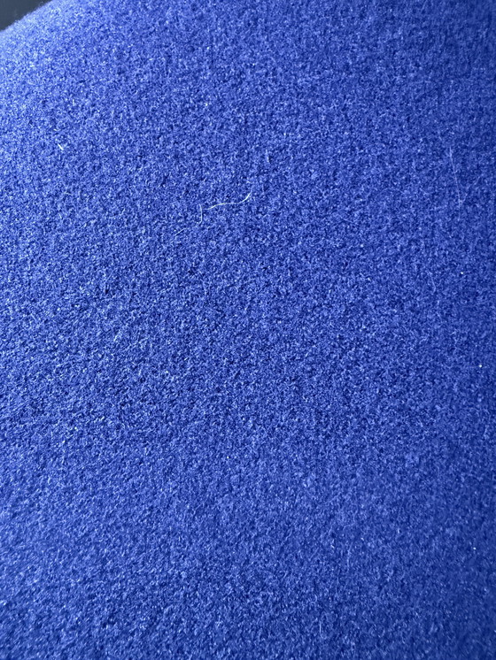 Image 1 of Divano a 3 posti Design on Stock Hopper, colore viola.