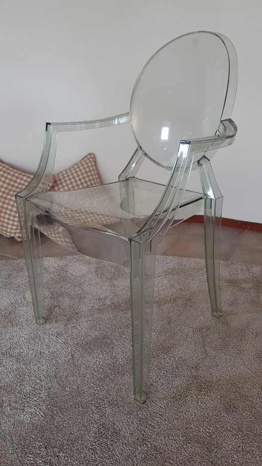Sedia Kartell Louis Ghost verde di Philippe Starck