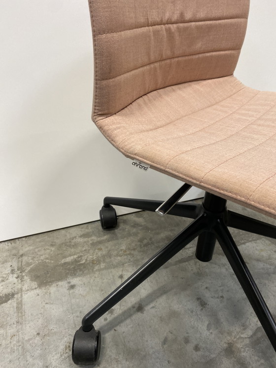 Image 1 of Chaise Ahrend Well - roze