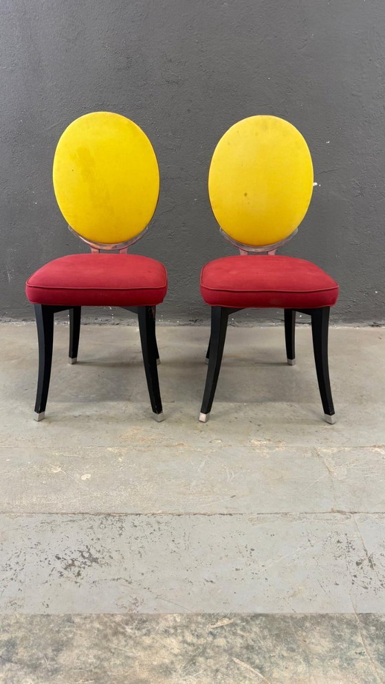 Image 1 of Een paar medaillonstoelen, model Funny Valentine, van Jean-Charles de Castelbajac, 20e eeuw