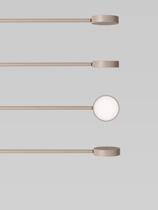 Suspension JAPTH KingPin à 5 bras et spots orientables, couleur blanche.